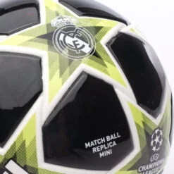 Balón Adidas Mini UEFA Champions League Real Madrid CF -Puma Ventas balon adidas mini champions league ucl real madrid cf 2022 2023 black pulse lime white 2