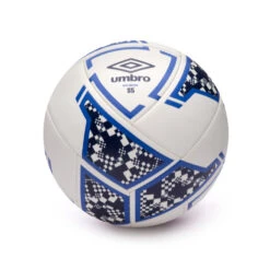 Balón Umbro Neo Swerve