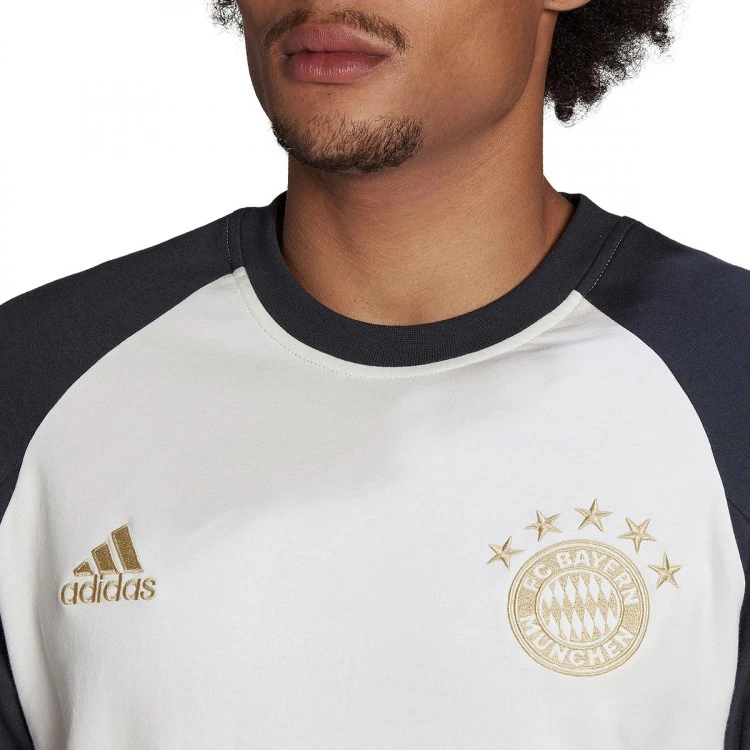 Camiseta Adidas FC Bayern De Múnich Fanswear 2022-2023 6 Camiseta Adidas FC Bayern De Múnich Fanswear 2022-2023 - Imagen 4