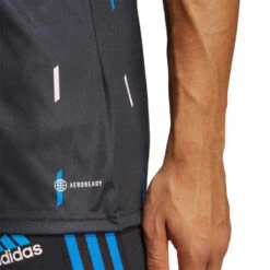 Camiseta Adidas Manchester United FC Pre-Match 2022-2023 -Puma Ventas camiseta adidas manchester united fc pre match 2022 2023 black night grey glory blue icey pink 4