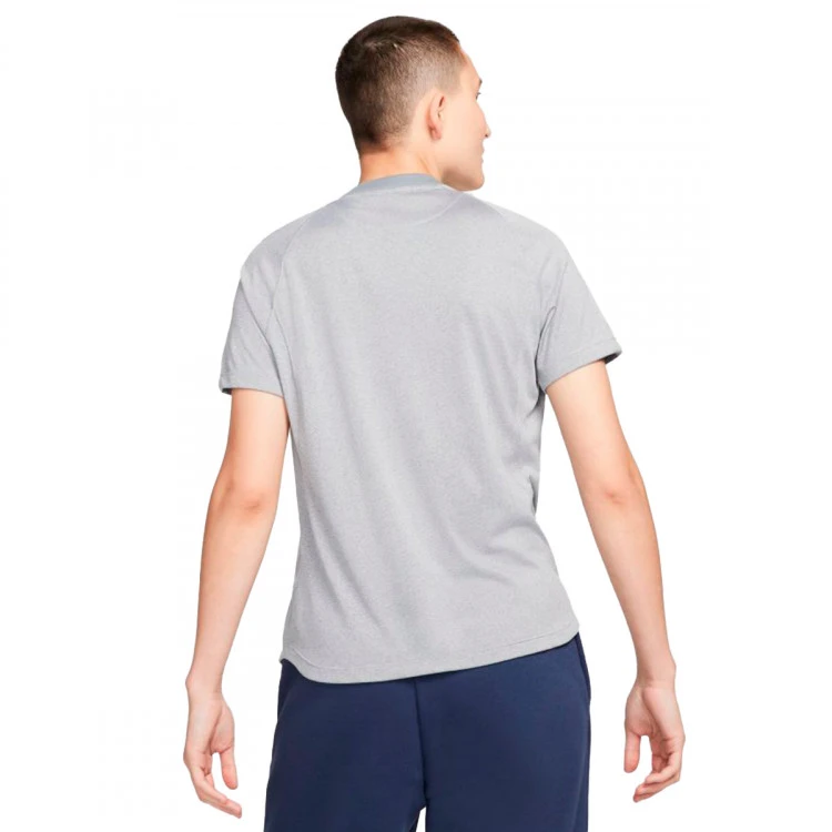 Camiseta Nike Inglaterra Fanswear Euro 2022 Mujer 4 Camiseta Nike Inglaterra Fanswear Euro 2022 Mujer - Imagen 2