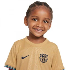 Conjunto Nike FC Barcelona Segunda Equipación Stadium 2022-2023 Niño -Puma Ventas conjunto nike fc barcelona primera equipacion stadium 2022 2023 nino club gold 2