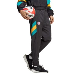Pantalón Largo Adidas FC Bayern De Múnich Fanswear Icon 11 Pantalón Largo Adidas FC Bayern De Múnich Fanswear Icon -Puma Ventas pantalon largo adidas fc bayern de munich fanswear 2022 2023 black 3