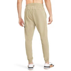 Pantalón Largo Nike Dri-Fit Tapered Swoosh -Puma Ventas pantalon largo nike dri fit tapered swoosh neutral olive sequoia 1
