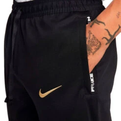 Pantalón Largo Nike Francia Fanswear Mundial Qatar 2022 -Puma Ventas pantalon largo nike francia fanswear mundial qatar 2022 black 2
